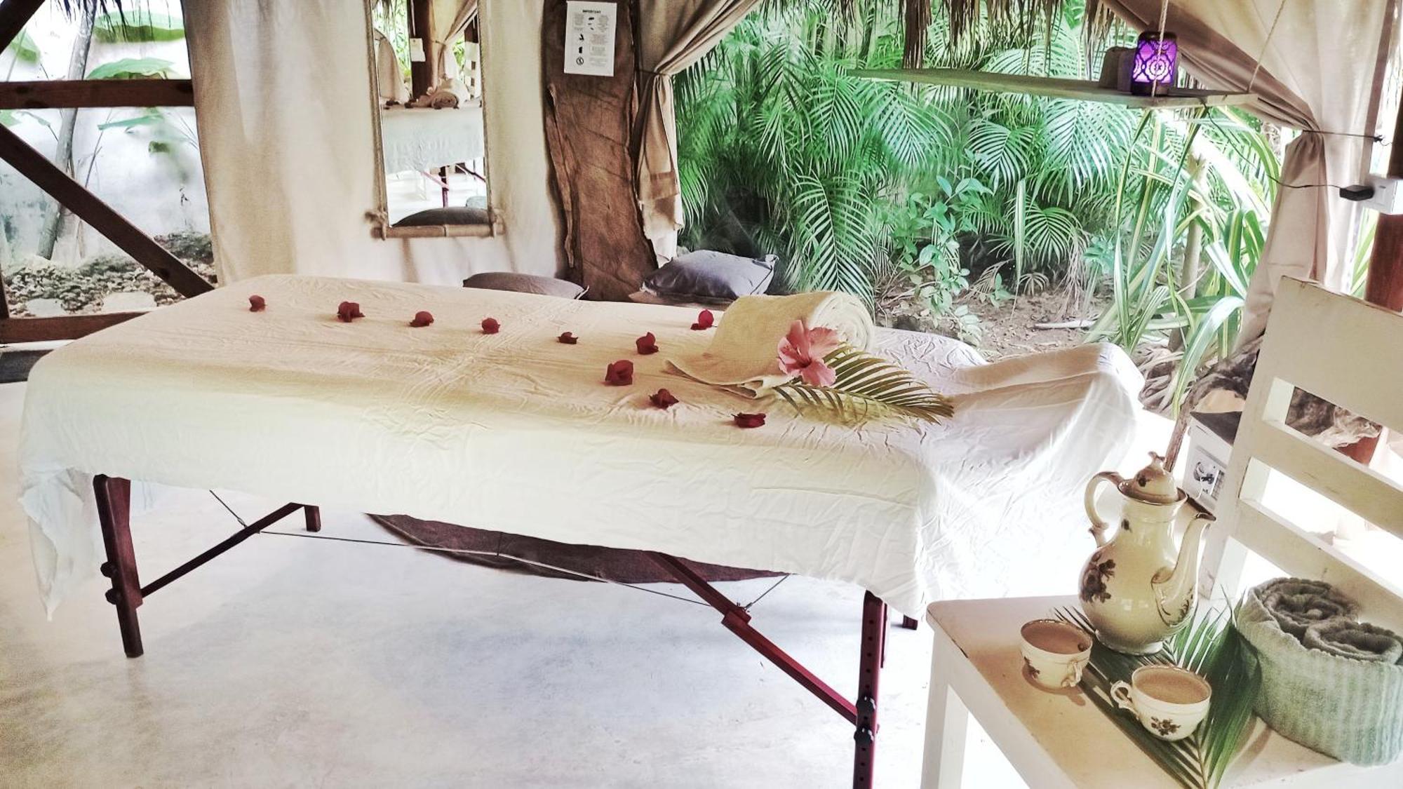 Casa Picaflor Bed & Breakfast ลาสแตร์เรนาส ภายนอก รูปภาพ
